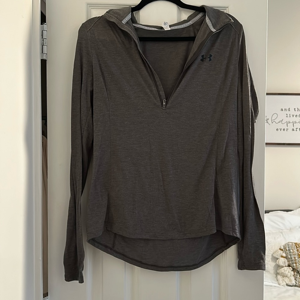 Under Armour lightweight quarter zip top